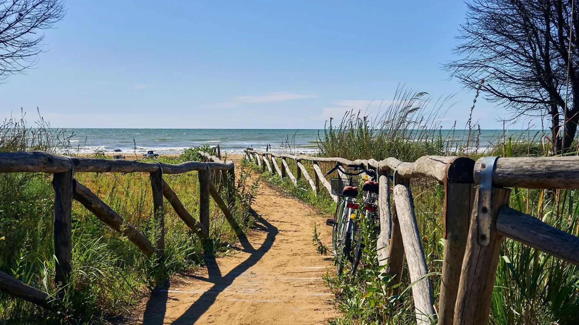 Cozy Flat 80 Metres From The Beach - Beahost Бибионе Апартаменты