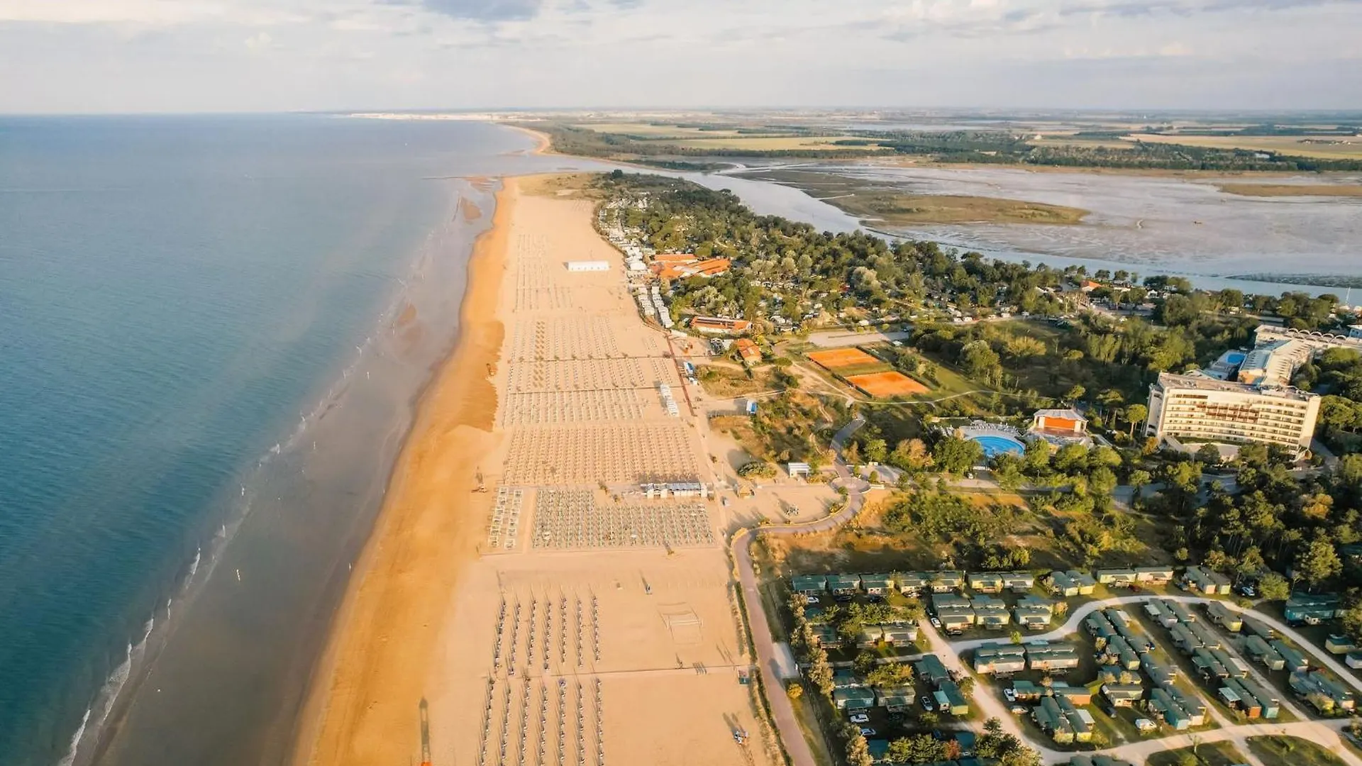 Cozy Flat 80 Metres From The Beach - Beahost Бибионе 0*,  Италия